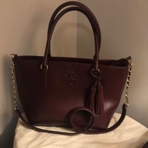 Thea tote Tory Burch in beautiful garnet/burgundy
